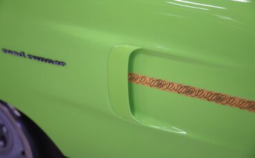 Plymouth-Road-runner-1970-Limelight-Black-32