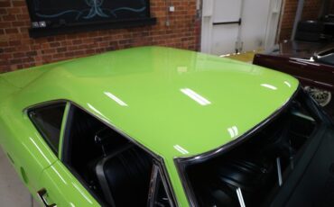 Plymouth-Road-runner-1970-Limelight-Black-36