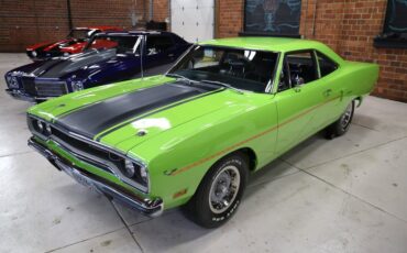 Plymouth-Road-runner-1970-Limelight-Black