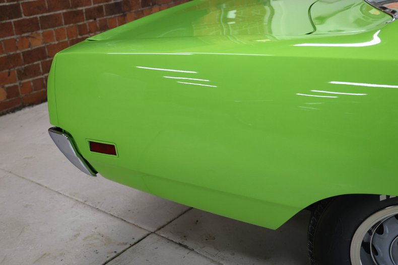 Plymouth-Road-runner-1970-Limelight-Black-39