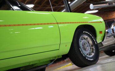 Plymouth-Road-runner-1970-Limelight-Black-40