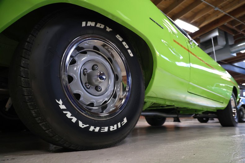 Plymouth-Road-runner-1970-Limelight-Black-43