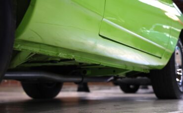 Plymouth-Road-runner-1970-Limelight-Black-44