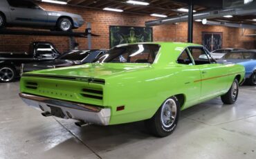 Plymouth-Road-runner-1970-Limelight-Black-46