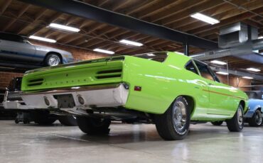 Plymouth-Road-runner-1970-Limelight-Black-47