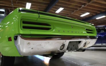 Plymouth-Road-runner-1970-Limelight-Black-6