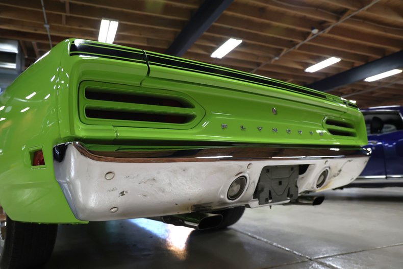 Plymouth-Road-runner-1970-Limelight-Black-6