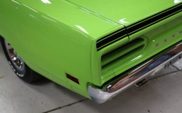 Plymouth-Road-runner-1970-Limelight-Black-7
