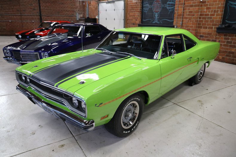 Plymouth-Road-runner-1970-Limelight-Black