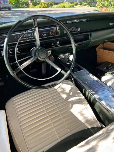 Plymouth-Roadrunner-1968-WhiteGreen-Vinyl-To-White-13