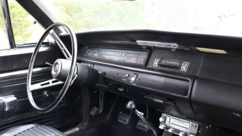 Plymouth-Roadrunner-1968-Yellow-Black-12