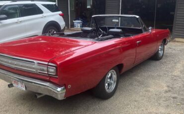 Plymouth-Roadrunner-1968-red-3