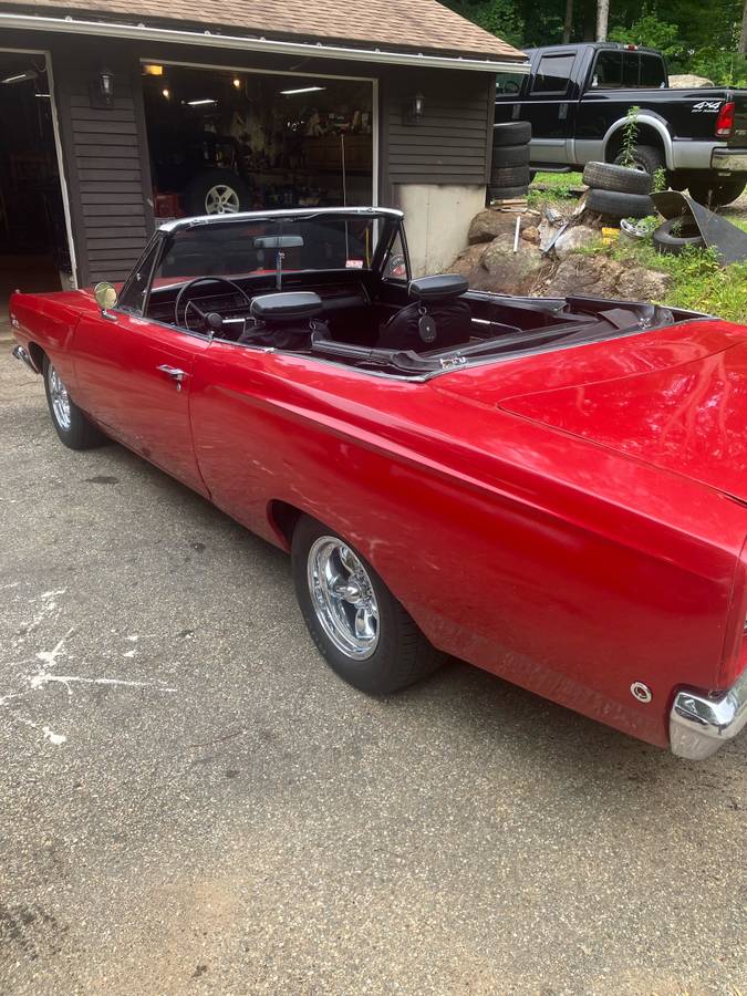 Plymouth-Roadrunner-1968-red-4