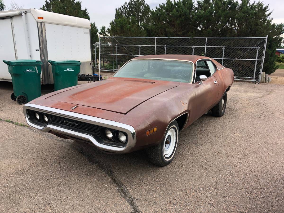 Plymouth-Satellite-1971-brown-1