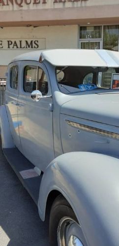 Plymouth-Sedan-1938-3