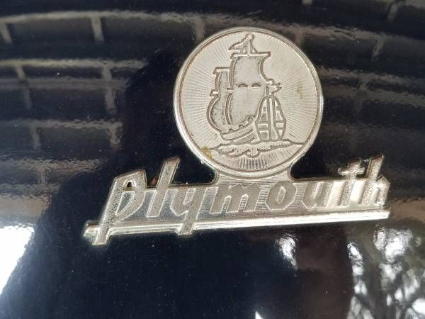 Plymouth-Sedan-1940-10