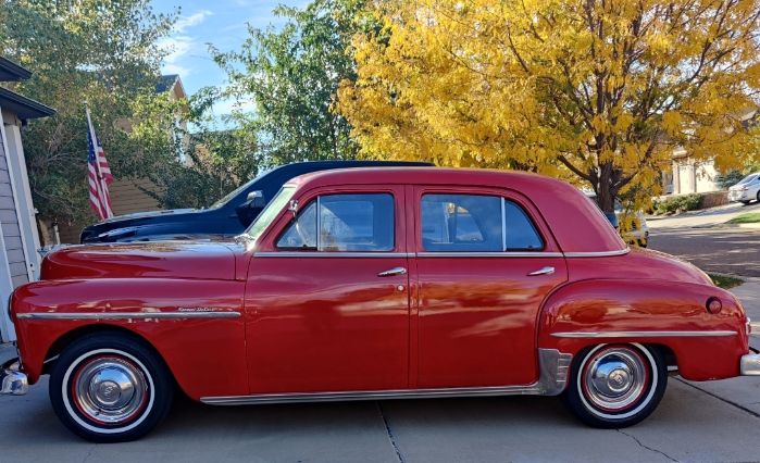 Plymouth-Sedan-1950-Red-Gray