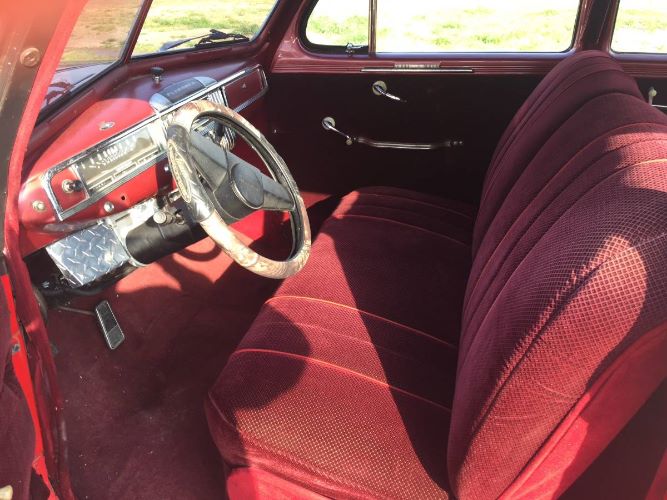 Plymouth-Special-deluxe-1947-4