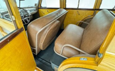 Plymouth-Special-deluxe-1947-Battalion-Beige-Saddle-26