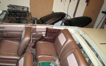 Plymouth-Sport-fury-1964-Ivory-Bronze-11