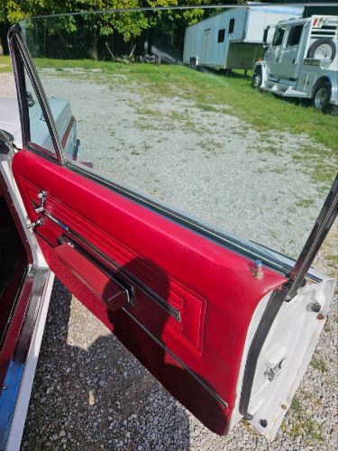 Plymouth-Sport-fury-1966-White-Red-1
