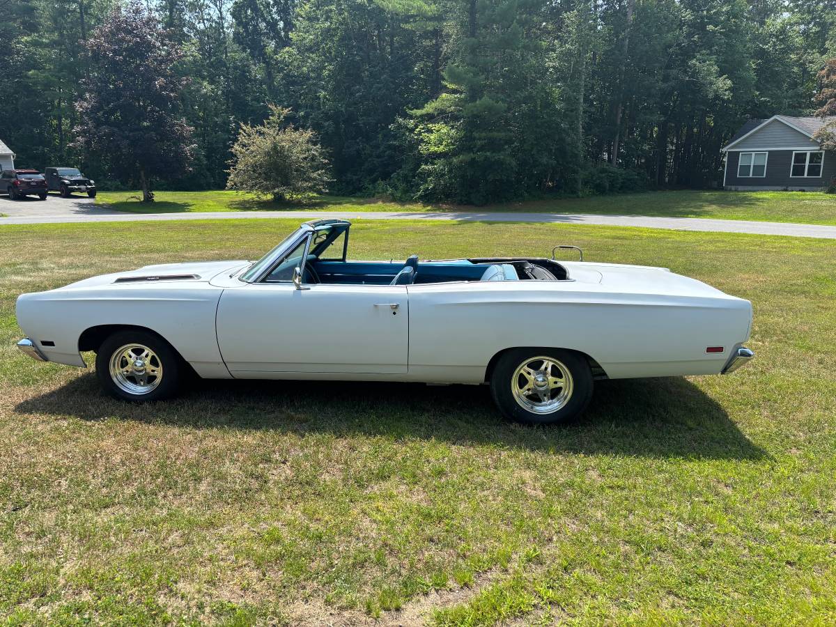 Plymouth-Sport-satellite-1969-white