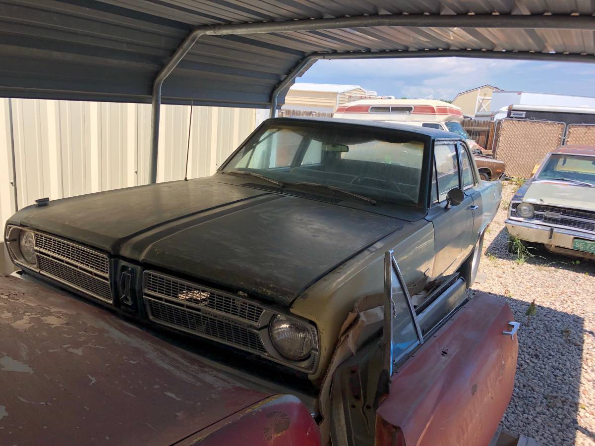 Plymouth-Valiant-1967-green