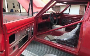 Plymouth-Valiant-1969-Red-4