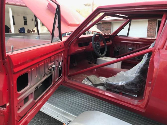 Plymouth-Valiant-1969-Red-4