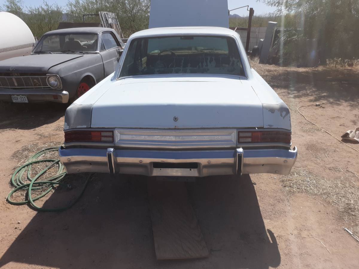 Plymouth-Valiant-1975-blue-2