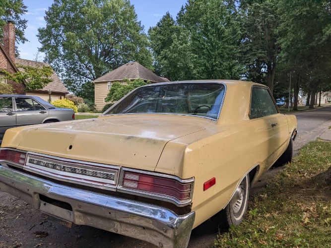 Plymouth-Valiant-1976-Yellow-12