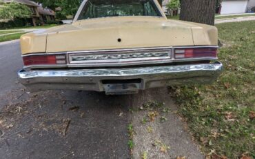 Plymouth-Valiant-1976-Yellow-21