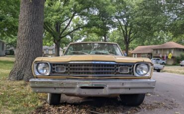 Plymouth-Valiant-1976-Yellow-6