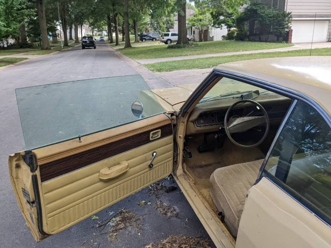 Plymouth-Valiant-1976-Yellow-7