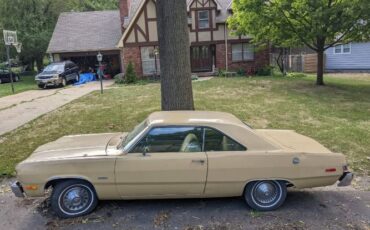 Plymouth-Valiant-1976-Yellow-9