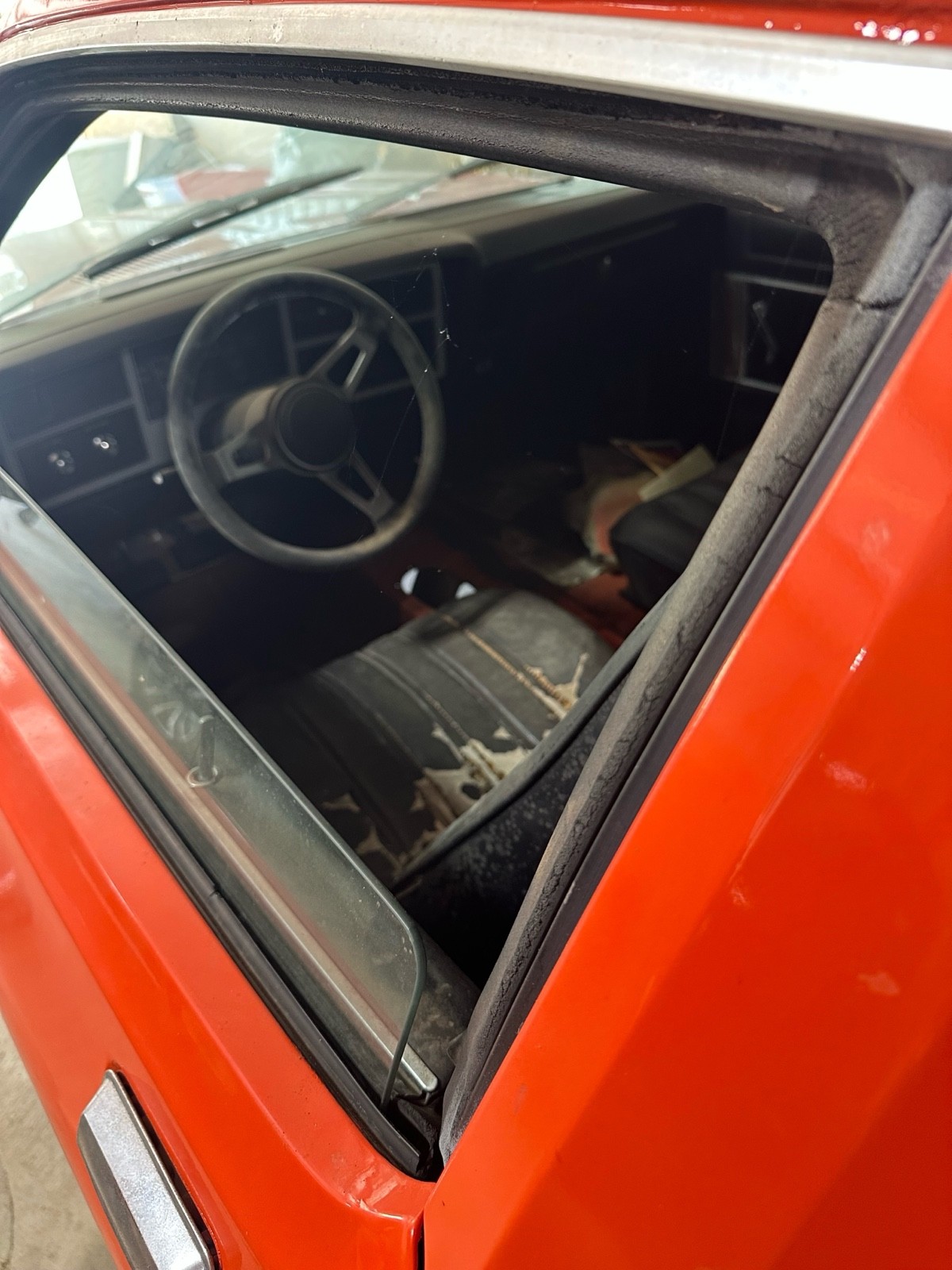 Plymouth-Volare-1976-7