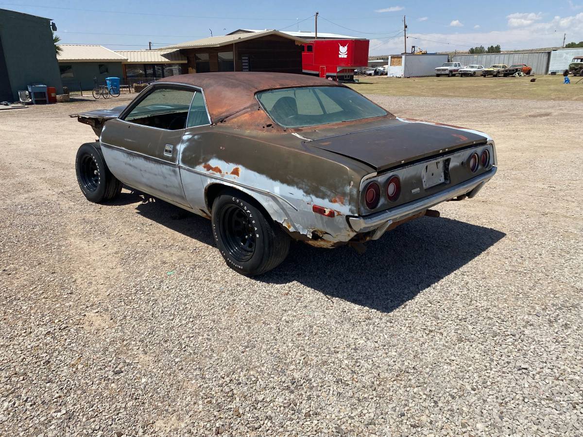 Plymouth-barracuda-1972-2