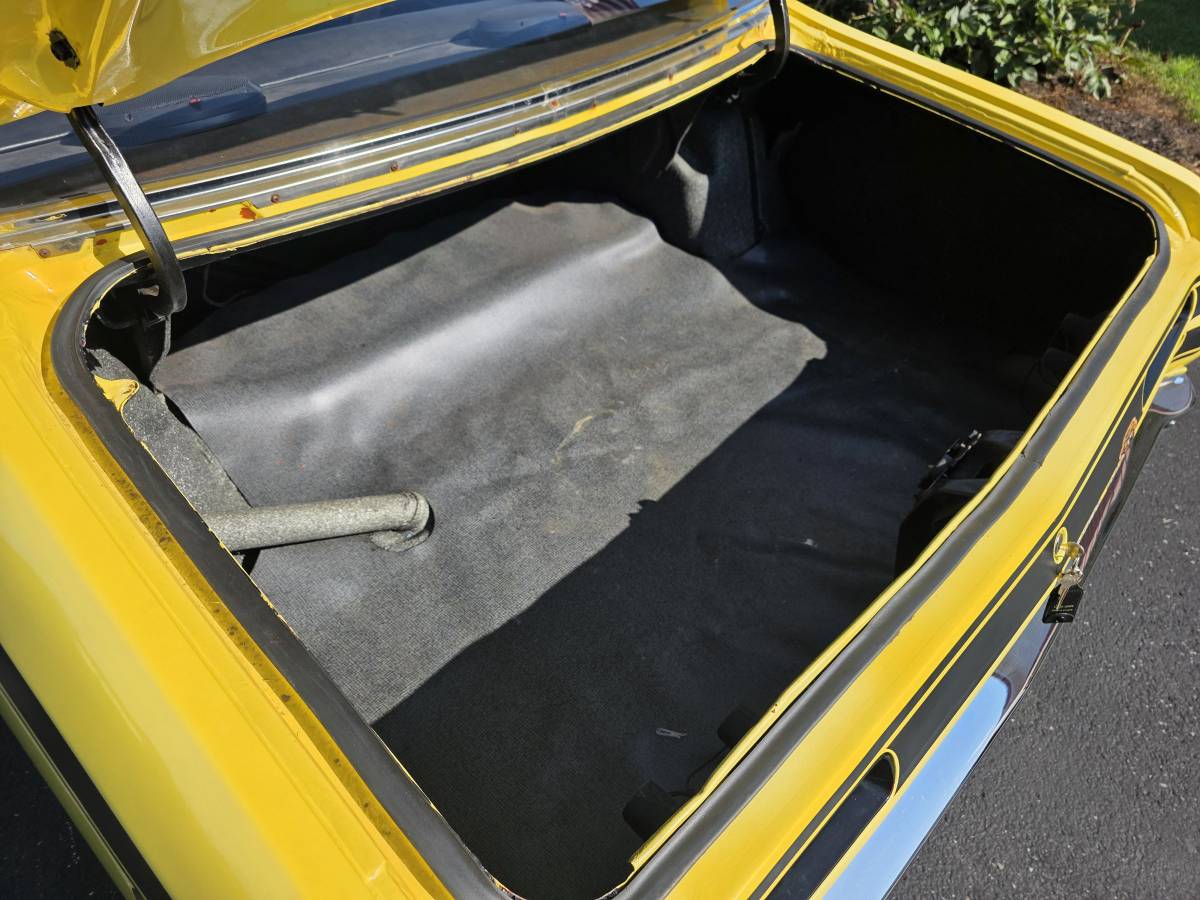 Plymouth-duster-1971-yellow-19