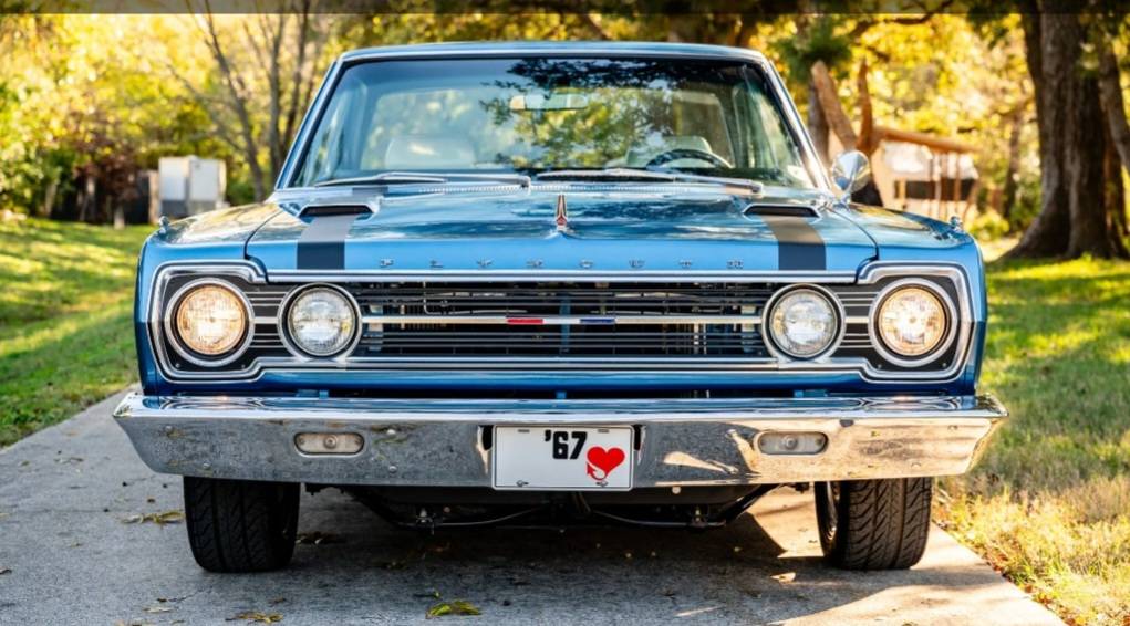 Plymouth-gtx-440-1967-blue-1