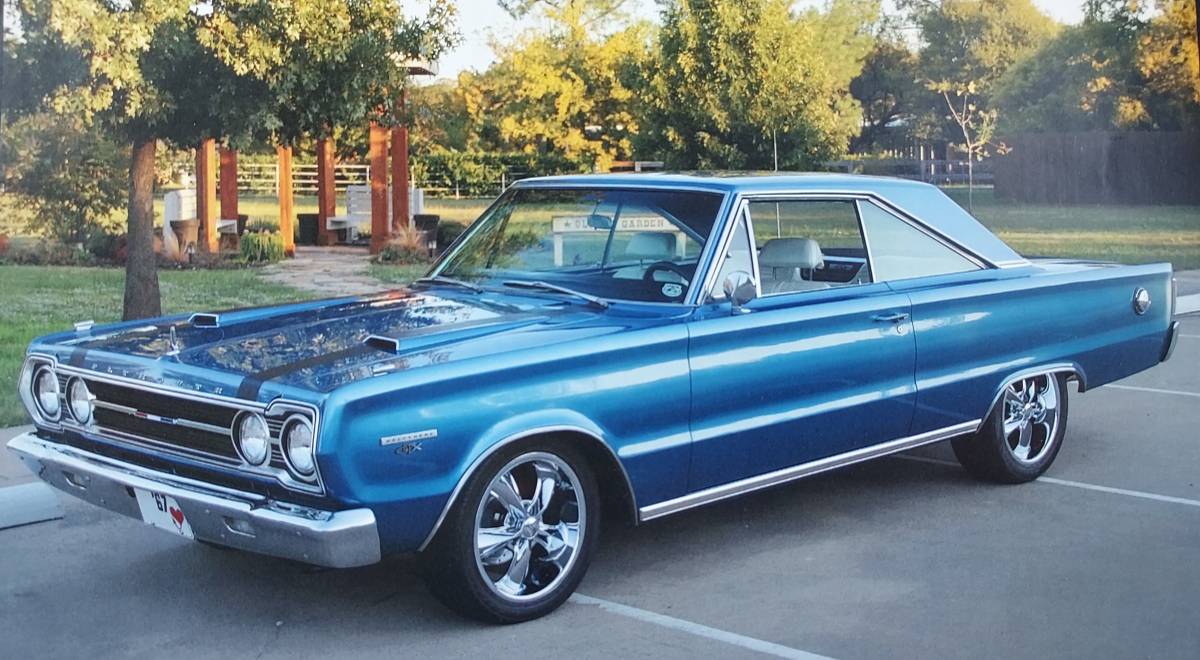Plymouth-gtx-440-1967-blue-14