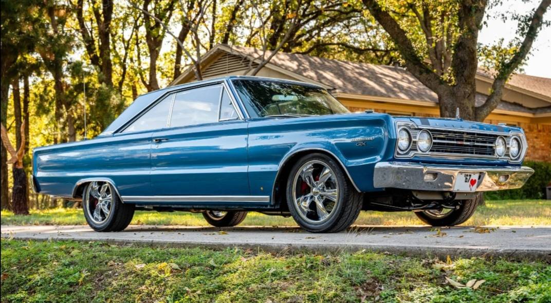 Plymouth-gtx-440-1967-blue-2