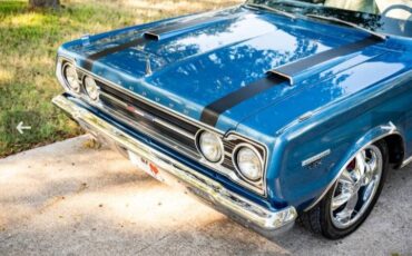 Plymouth-gtx-440-1967-blue-4