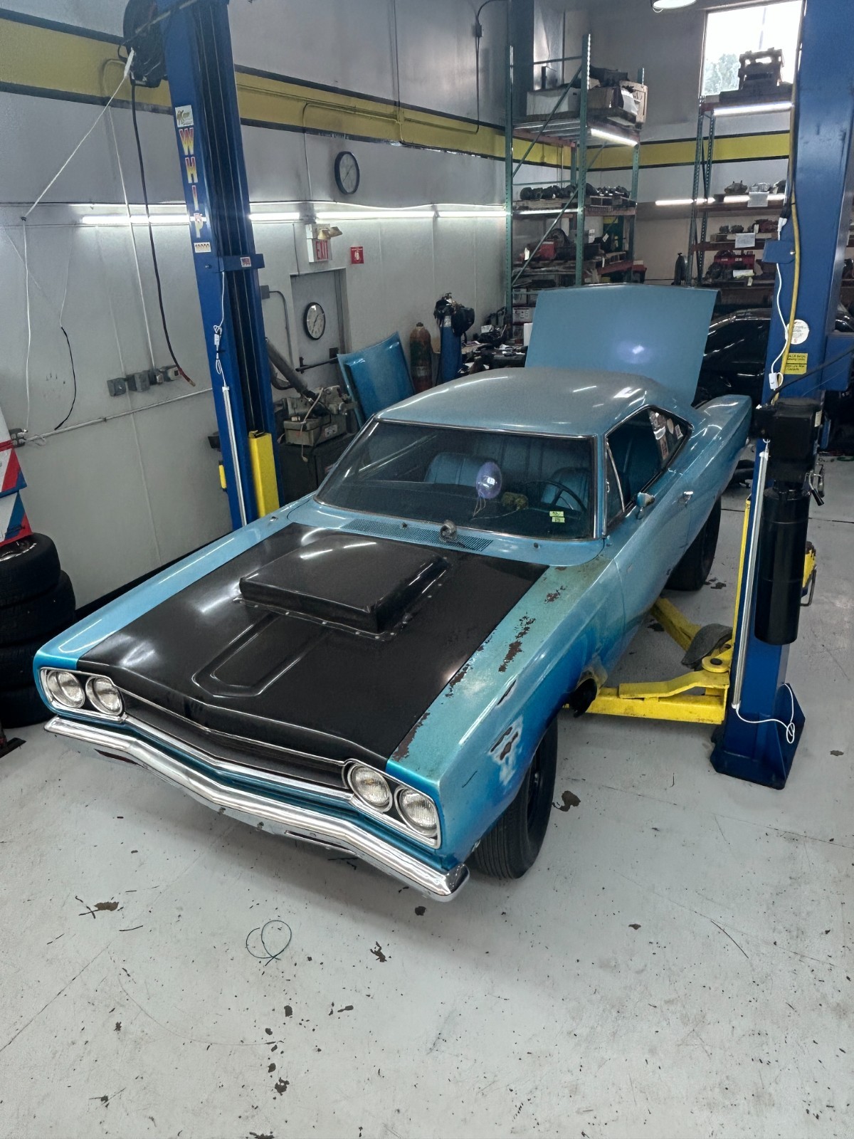 Plymouth-roadrunner-1968-Coupe-17