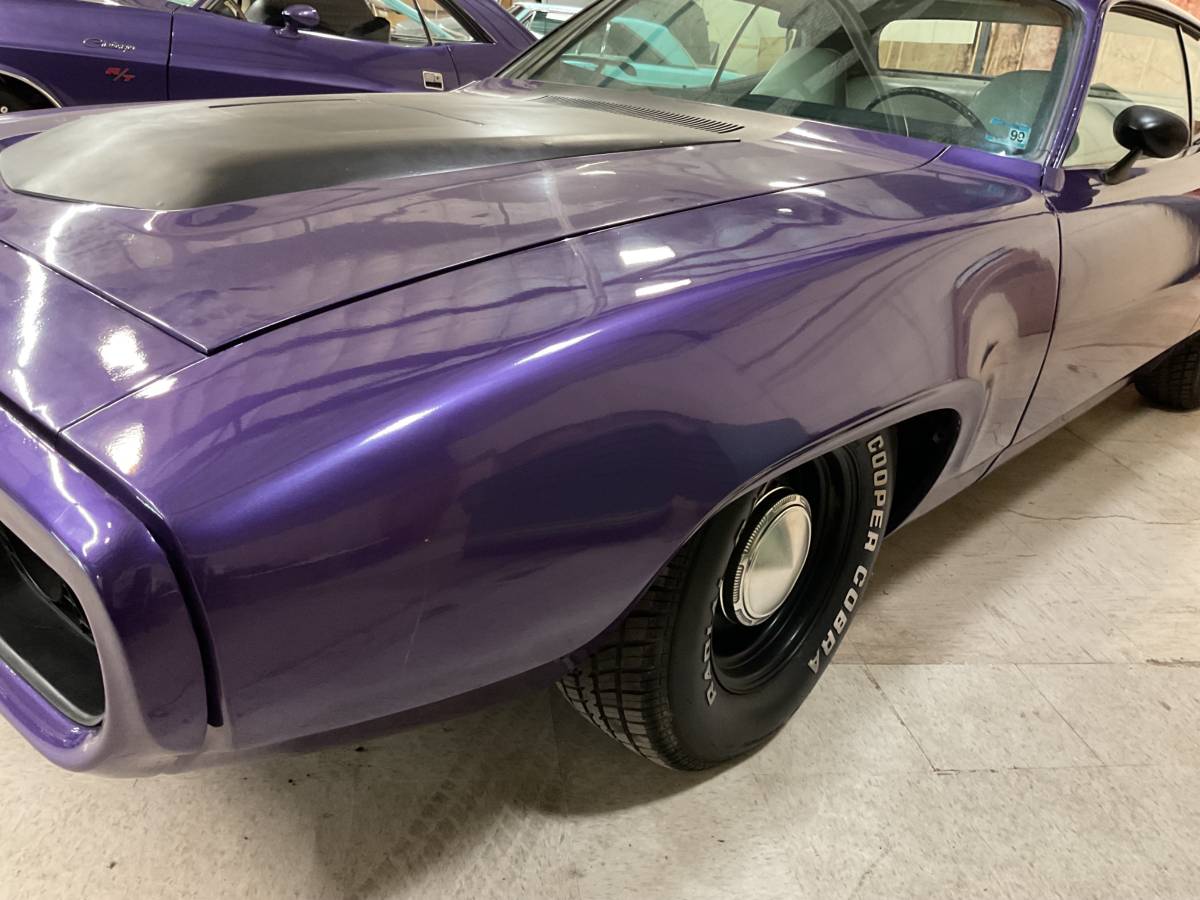 Plymouth-roadrunner-1971-purple-1