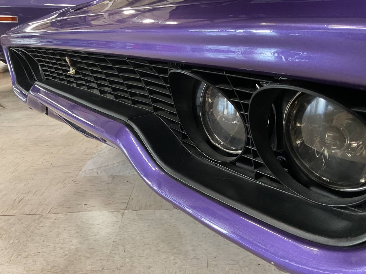 Plymouth-roadrunner-1971-purple-9