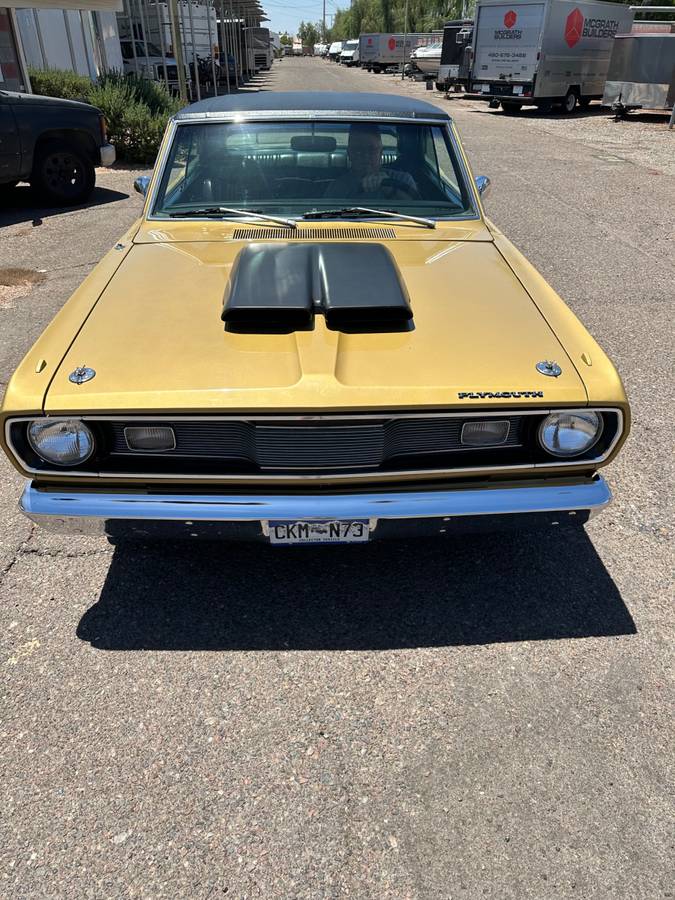 Plymouth-valiant-1971-2