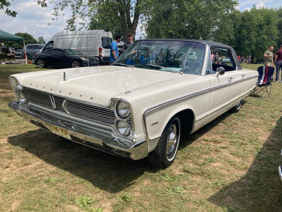 Plymouth-vip-4-dr.-hardtop-1966-white-1