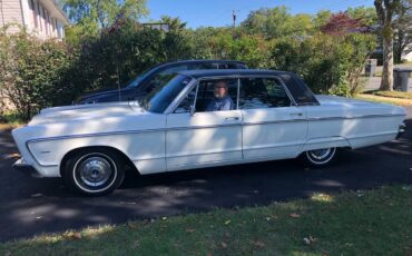 Plymouth-vip-4-dr.-hardtop-1966-white