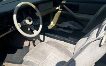 Pontiac-1983-4