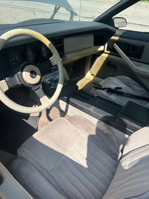 Pontiac-1983-6